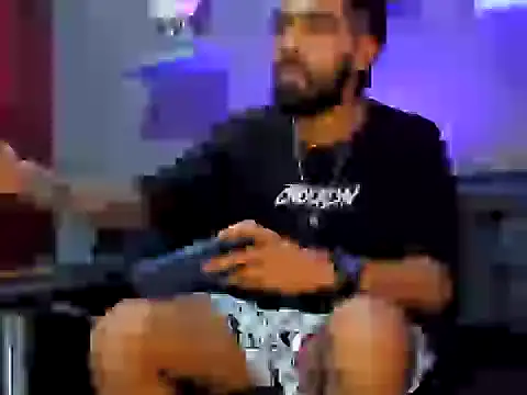 Snapshot of black_kameron_ chatting on 12, 11, 2025 black kameron online show from 12, 11, 2025