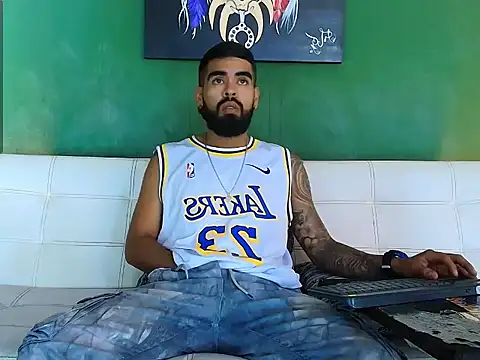 Snapshot of black_kameron_ chatting on 1, 12, 2025 black kameron online show from 1, 12, 2025