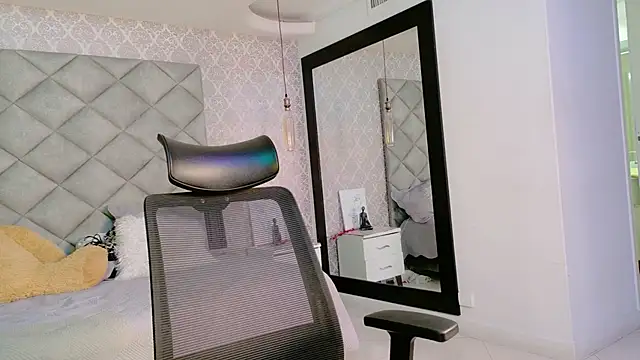 Snapshot of CARO_ADAMS1 chatting on 5, 2, 2026 CARO ADAMS1 online show from 5, 2, 2026