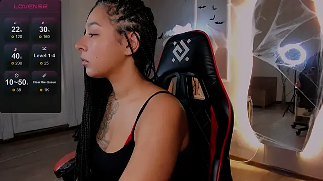 Snapshot of Aisha_Goldstein chatting on 3, 11, 2025 Aisha Goldstein online show from 3, 11, 2025