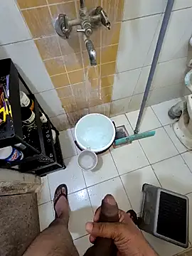 Snapshot of crawlerdrill chatting on 27, 10, 2025 crawlerdrill online show from 27, 10, 2025