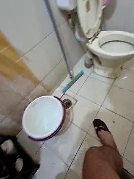 Snapshot of crawlerdrill chatting on 8, 11, 2025 crawlerdrill online show from 8, 11, 2025