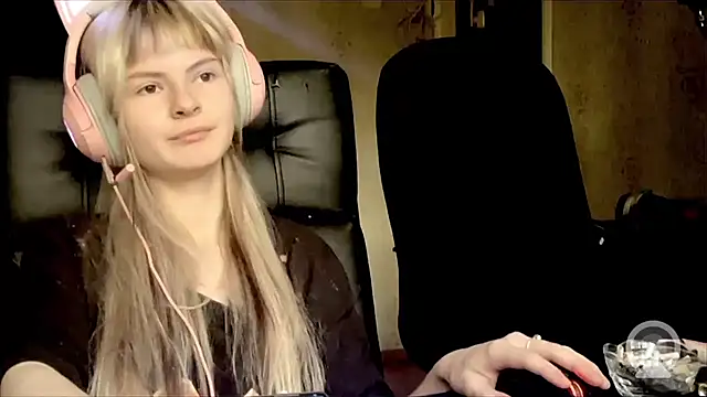 AnnaOlovely online show from 13, 10, 2025