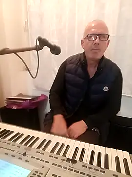 Snapshot of rroku chatting on 23, 10, 2025 rroku online show from 23, 10, 2025