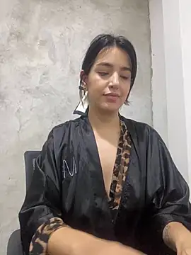 Snapshot of 1evelinewood chatting on 12, 3, 2025 1evelinewood online show from 12, 3, 2025