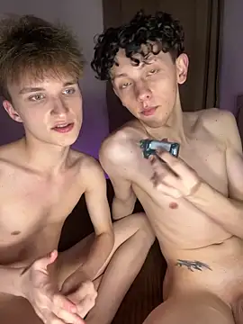 Snapshot of TwinksNextDoor chatting on 28, 2, 2026 TwinksNextDoor online show from 28, 2, 2026