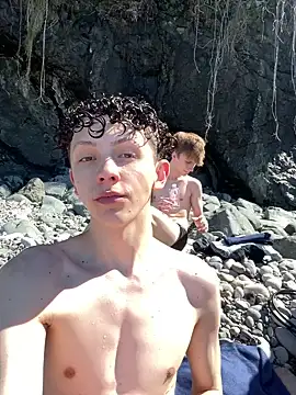 Snapshot of TwinksNextDoor chatting on 3, 4, 2026 TwinksNextDoor online show from 3, 4, 2026