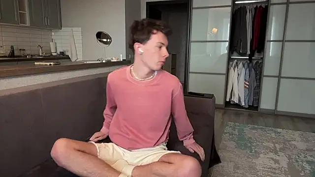 Jeremy1Scott online show from 8, 11, 2025