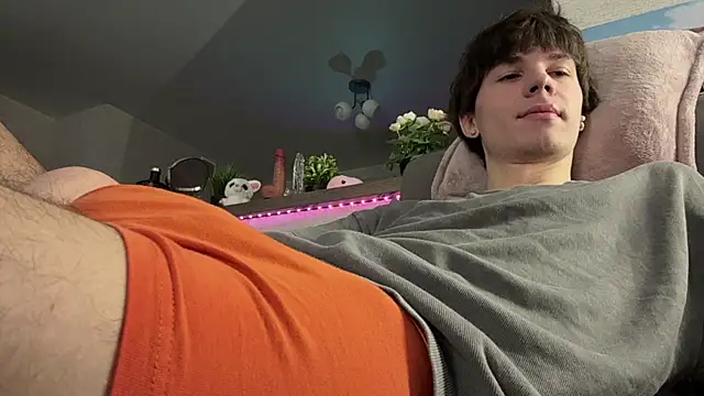 Jeremy1Scott online show from 6, 2, 2026