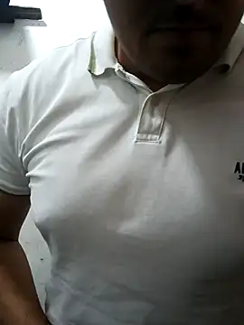 Snapshot of sexyandres_23 chatting on 4, 6, 2026 sexyandres 23 online show from 4, 6, 2026