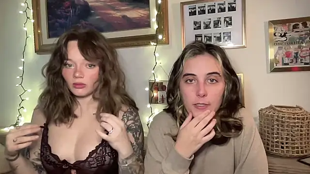 Snapshot of lill_daddysgirl chatting on 16, 12, 2025 lill daddysgirl online show from 16, 12, 2025