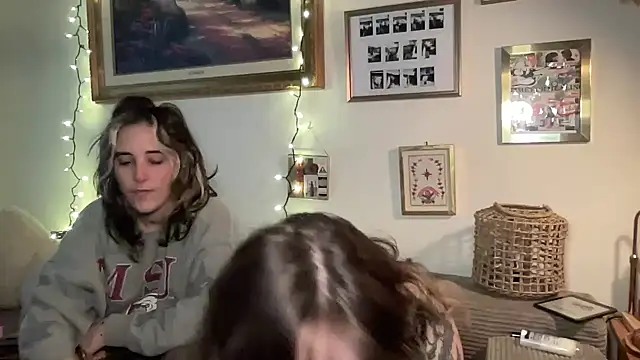 Snapshot of lill_daddysgirl chatting on 16, 12, 2025 lill daddysgirl online show from 16, 12, 2025