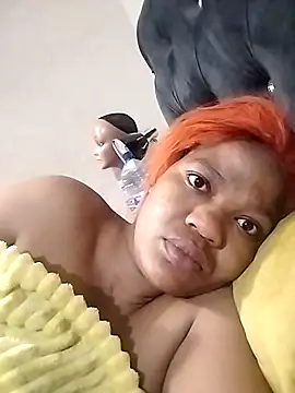 Snapshot of CaramelBoootie chatting on 7, 11, 2025 CaramelBoootie online show from 7, 11, 2025