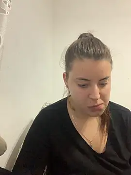 MiraCastellon online show from 27, 10, 2025