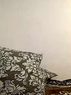 MiraCastellon online show from 13, 11, 2025