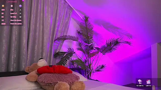 Snapshot of TenderSin chatting on 10, 4, 2026 TenderSin online show from 10, 4, 2026