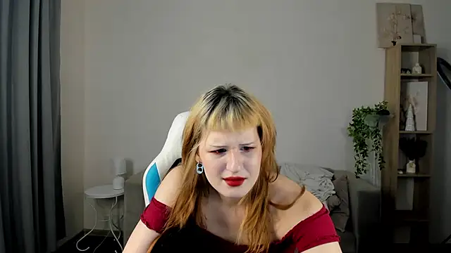Snapshot of Nova_Grave chatting on 15, 10, 2025 Nova Grave online show from 15, 10, 2025