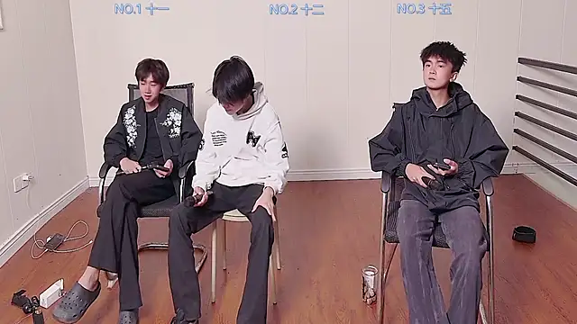 Snapshot of hyboys chatting on 13, 10, 2025 hyboys online show from 13, 10, 2025