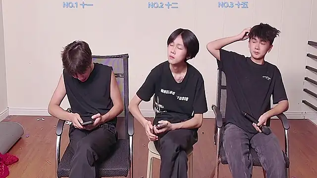 Snapshot of hyboys chatting on 15, 10, 2025 hyboys online show from 15, 10, 2025