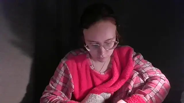 LuckySLove online show from 4, 4, 2026