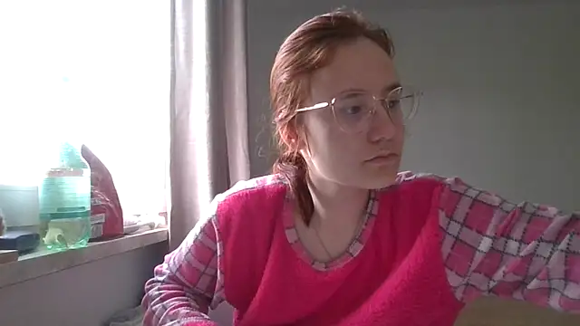 LuckySLove online show from 5, 4, 2026