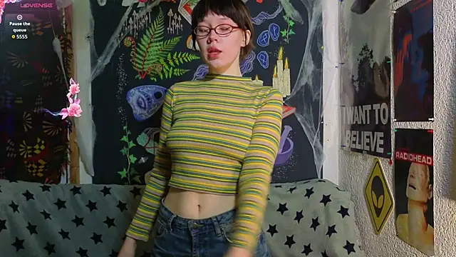 ReincarnatedAngel online show from 16, 11, 2025