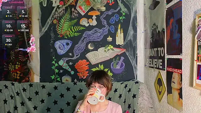 ReincarnatedAngel online show from 24, 11, 2025