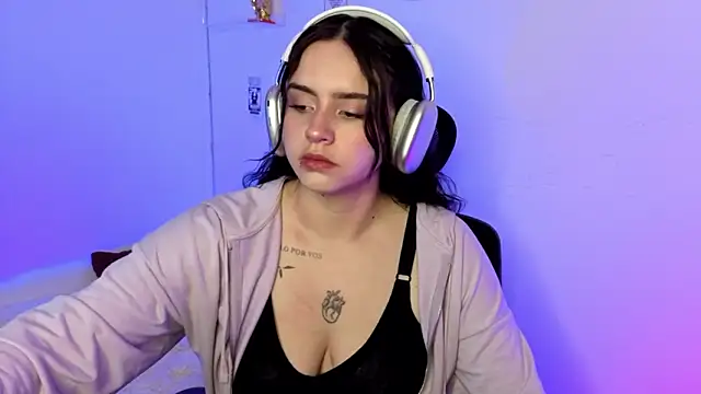 Emily Lindey online show from 15, 2, 2026