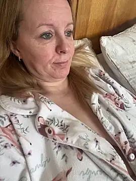 madamlillyrose online show from 7, 2, 2026