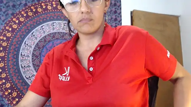 Lucyy Naugthy online show from 6, 2, 2026