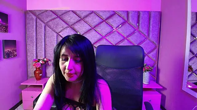 Snapshot of Agatha_Leon_ chatting on 14, 11, 2025 Agatha Leon online show from 14, 11, 2025