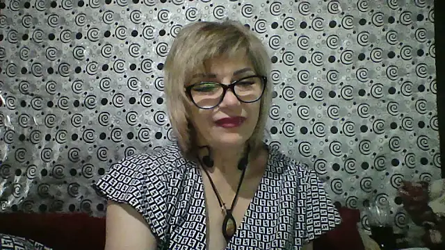Snapshot of Lia_Ray chatting on 25, 10, 2025 Lia Ray online show from 25, 10, 2025