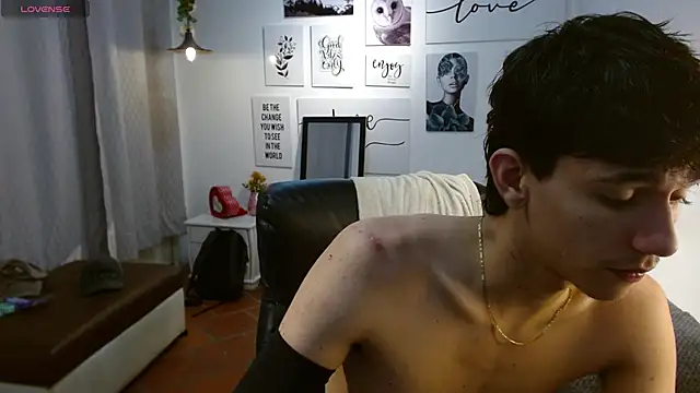 AmethystShadow17 online show from 20, 12, 2025