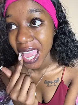 NyahHeat online show from 5, 4, 2026