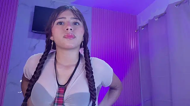 dafne17  online show from 13, 11, 2025