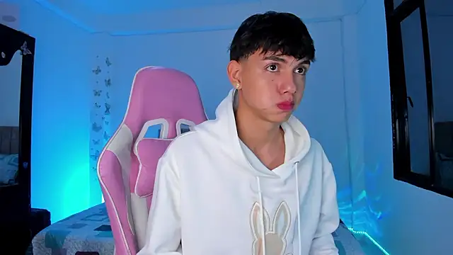 Snapshot of Axel_Cody_ chatting on 5, 3, 2026 Axel Cody online show from 5, 3, 2026