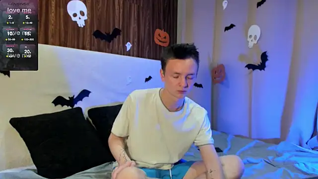 Snapshot of Logan_mett chatting on 3, 11, 2025 Logan mett online show from 3, 11, 2025