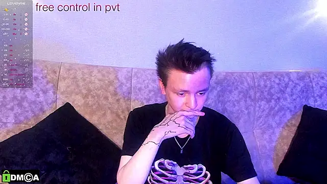 Snapshot of Logan_mett chatting on 22, 11, 2025 Logan mett online show from 22, 11, 2025