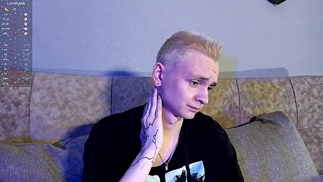 Snapshot of Logan_mett chatting on 4, 12, 2025 Logan mett online show from 4, 12, 2025