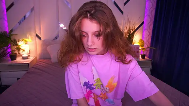 Snapshot of CuteeFoxy chatting on 2, 2, 2026 CuteeFoxy online show from 2, 2, 2026