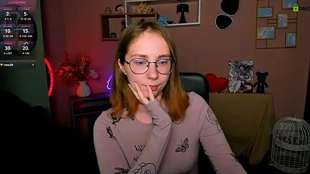 Snapshot of evalora_vei chatting on 9, 4, 2026 evalora vei online show from 9, 4, 2026