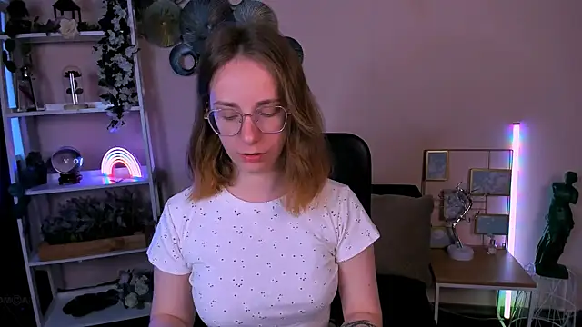 Snapshot of evalora_vei chatting on 19, 5, 2026 evalora vei online show from 19, 5, 2026