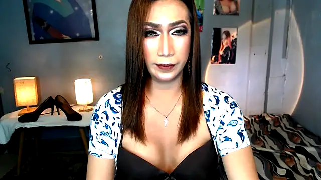 littleredbunny27 online show from 4, 6, 2026