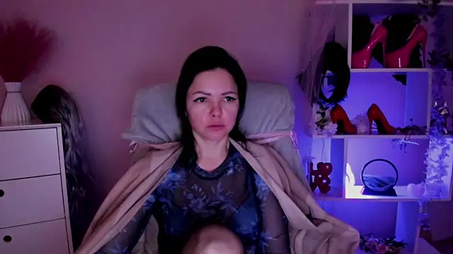 Snapshot of Mollybloom40 chatting on 28, 4, 2026 Mollybloom40 online show from 28, 4, 2026