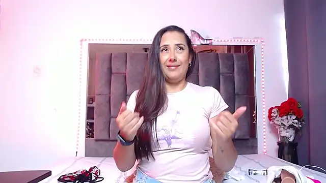 Snapshot of Salmma_Milf chatting on 31, 3, 2026 Salmma Milf online show from 31, 3, 2026