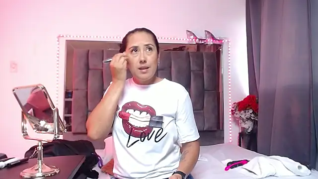 Snapshot of Salmma_Milf chatting on 13, 4, 2026 Salmma Milf online show from 13, 4, 2026