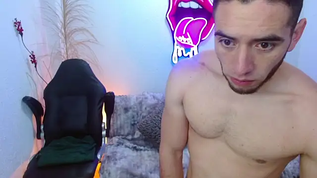 Snapshot of Ethan_Blaze chatting on 8, 11, 2025 Ethan Blaze online show from 8, 11, 2025