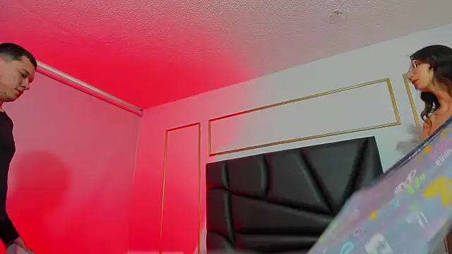 Snapshot of AnnieAndLeandro chatting on 13, 1, 2026 AnnieAndLeandro online show from 13, 1, 2026