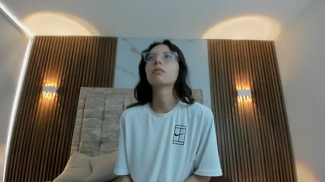 Snapshot of AnnieAndLeandro chatting on 17, 1, 2026 AnnieAndLeandro online show from 17, 1, 2026