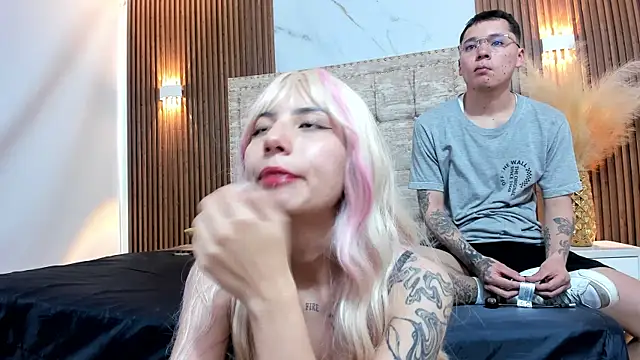 Snapshot of AnnieAndLeandro chatting on 6, 2, 2026 AnnieAndLeandro online show from 6, 2, 2026